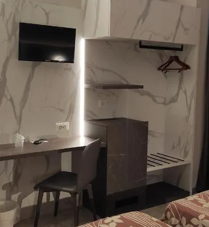 Mistral Hotel 3*