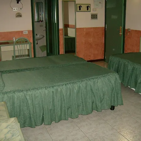 Mistral Hotel 3*